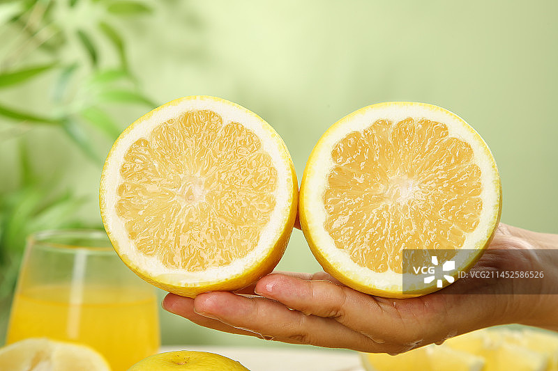 浅底上的南非橙柚图片素材