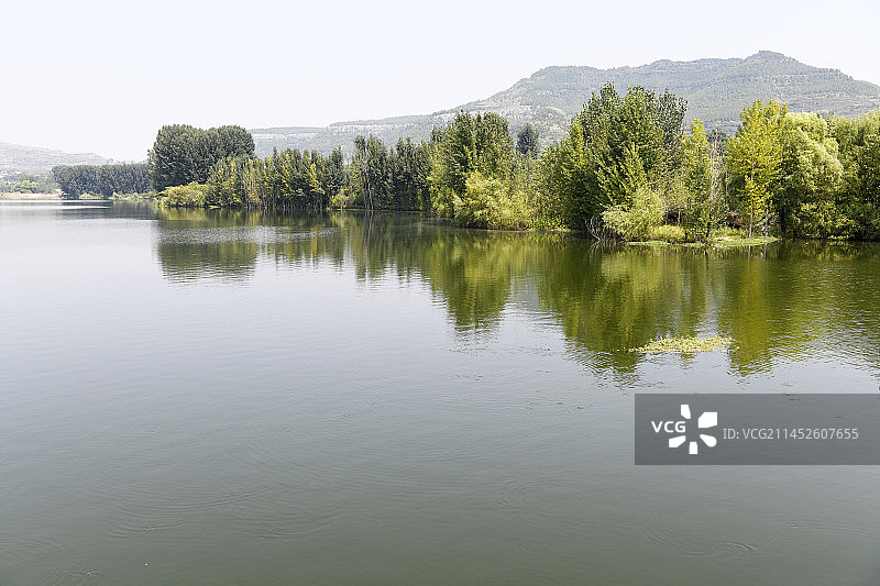 山东枣庄山亭区水泉镇下辛庄水库初秋美景图片素材