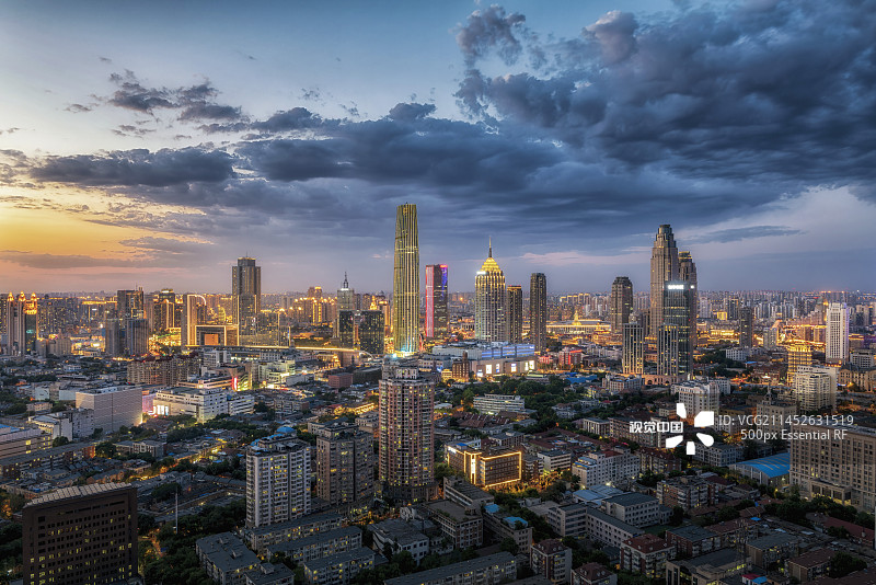 风起云涌，天津和平夜景图片素材