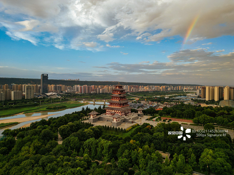宝鸡 地标 夜景 宝鸡大剧院 国金中心 银泰 青铜器博物院 秦文化广场 石鼓阁图片素材