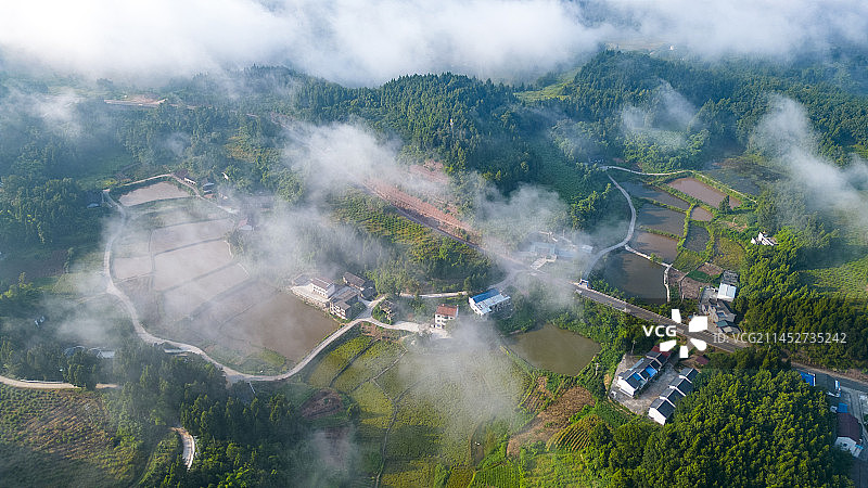 航拍四川南充嘉陵区和美乡村早晨图片素材