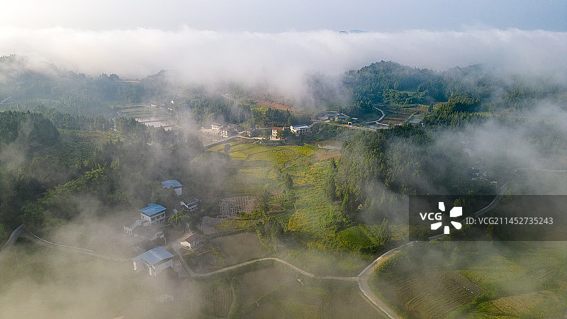 航拍四川南充嘉陵区和美乡村早晨图片素材