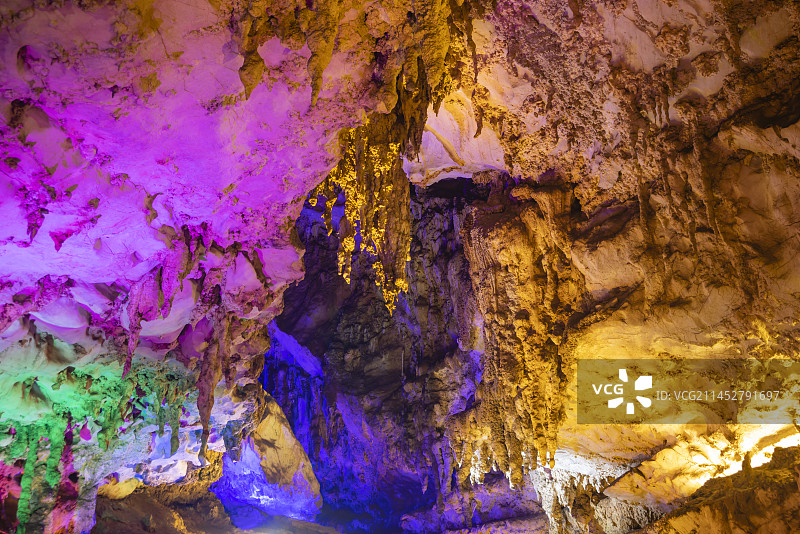 云南昆明  富民撒旦 宝石洞图片素材
