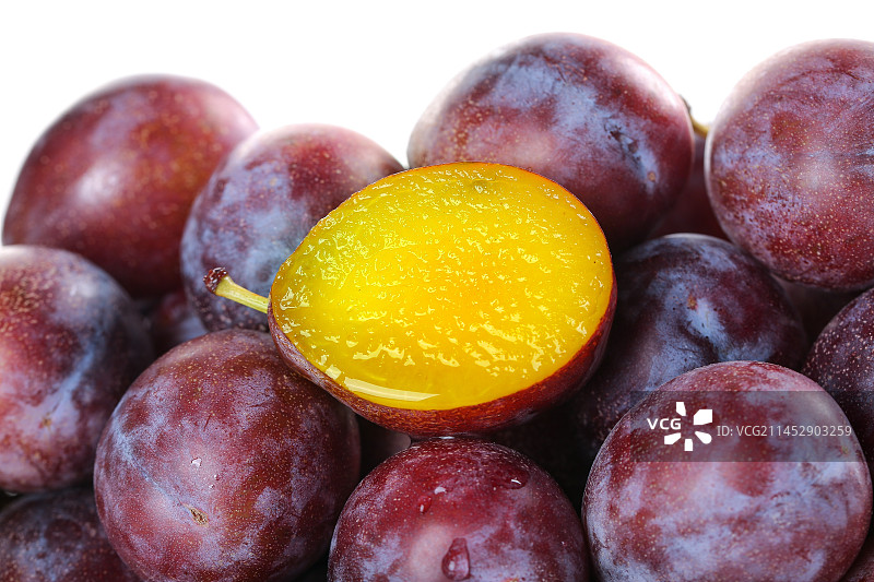 白底上的新疆西梅图片素材