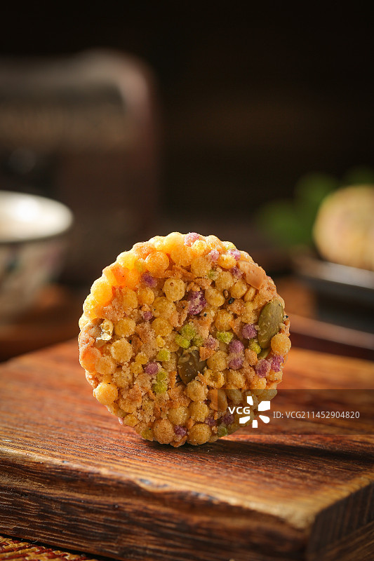 深底上的杂粮饼图片素材