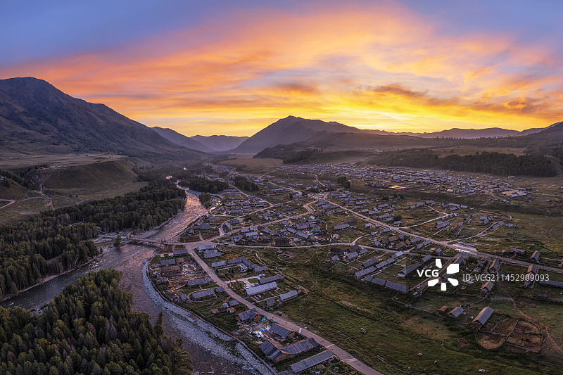 禾木晨光图片素材