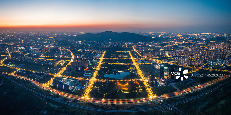 南京麒麟新城夜景全景图片素材