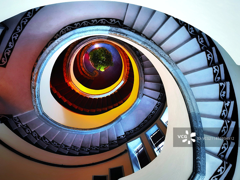 多彩旋梯 贝轩大公馆图片素材