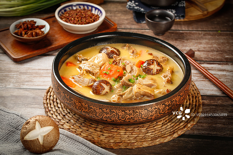 碗里的老鸭汤图片素材