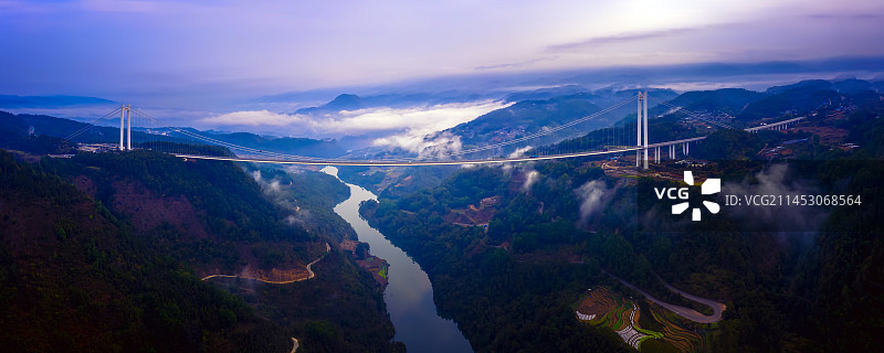 阴天的龙江大桥全景图片素材