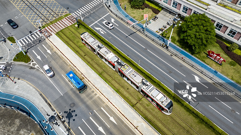 2023.9.5航拍广州黄埔区香雪大道与轻轨图片素材