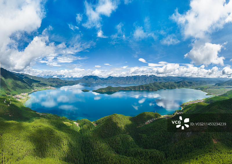 中国泸沽湖景区航拍图图片素材