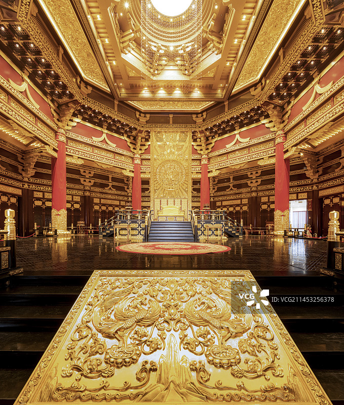 河南省隋唐洛阳城国家遗址公园天堂明堂景区金銮殿金碧辉煌图片素材