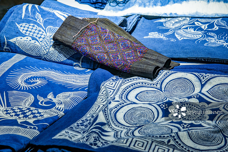 贵州丹寨县排莫村丹寨蜡染“东方第一染”坊图片素材