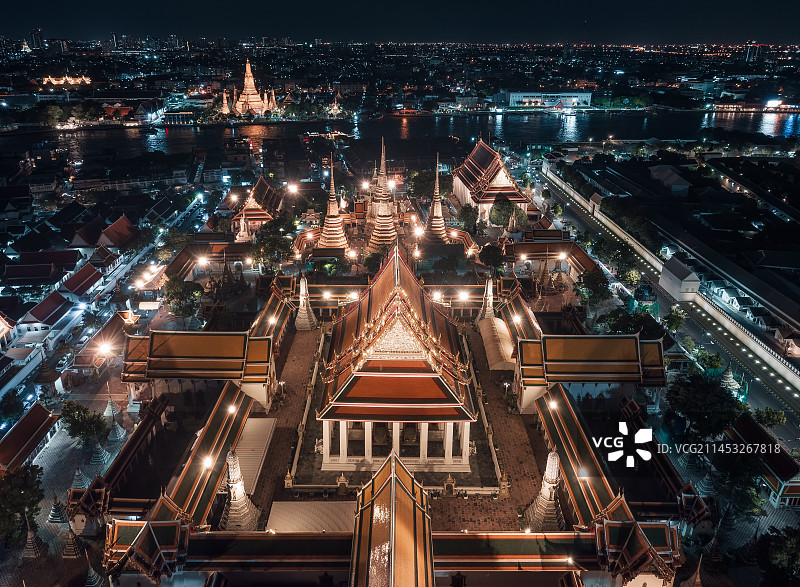 泰国曼谷大皇宫卧佛寺城市夜景航拍风光图片素材