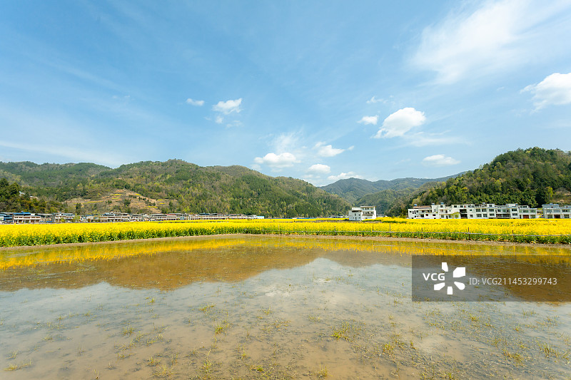 陕西汉中镇巴县田园风光图片素材