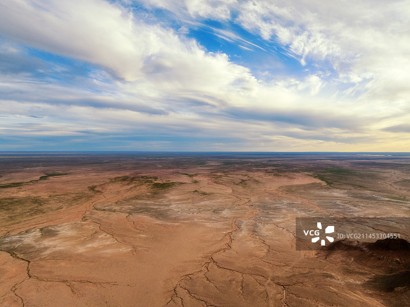 航拍内蒙四子王旗大红山蓝天白云图片素材