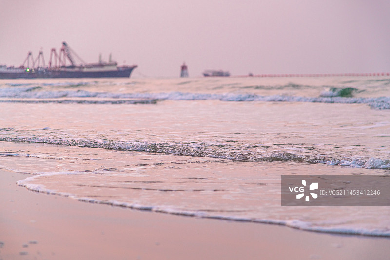 三亚 海滩 日出 无法辨识的人 人物剪影 海岸 沙滩  码头图片素材