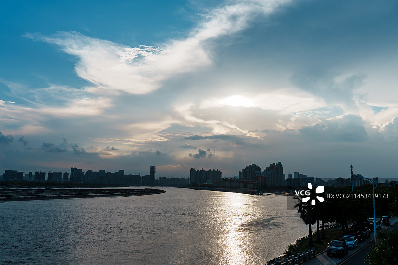 泉州东海湾晋江的日落图片素材