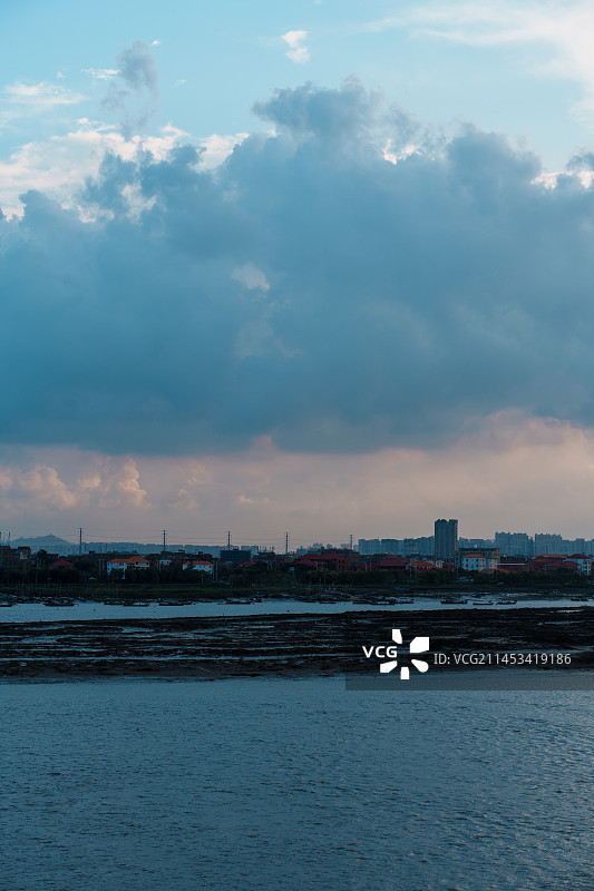 泉州东海湾晋江的日落图片素材