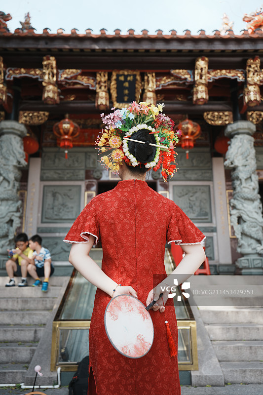 泉州蟳埔女簪花服饰写真图片素材