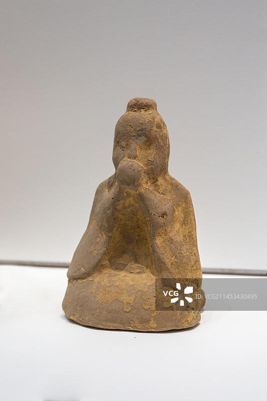 重庆三峡博物馆藏品汉灰陶吹埙俑图片素材