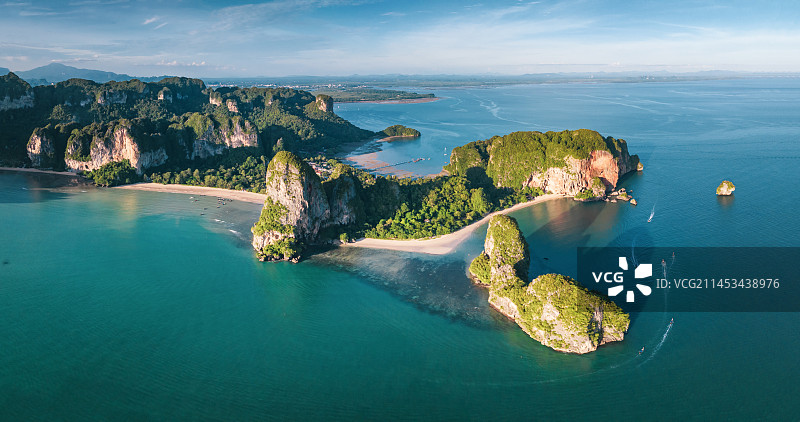 泰国甲米莱雷海滩Railay beach海岸线自然风光航拍图片素材