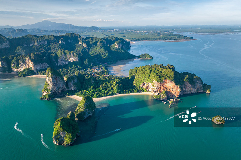 泰国甲米莱雷海滩Railay beach海岸线自然风光航拍图片素材
