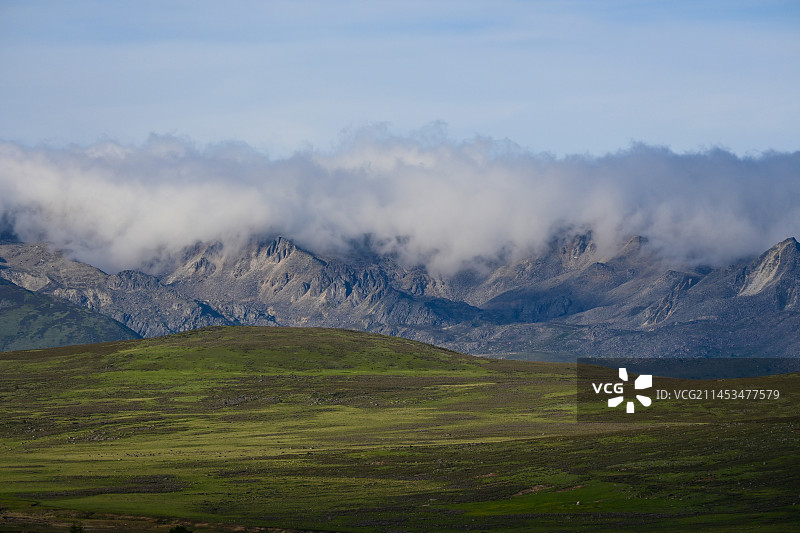 鱼子西美景：翻滚的云海图片素材