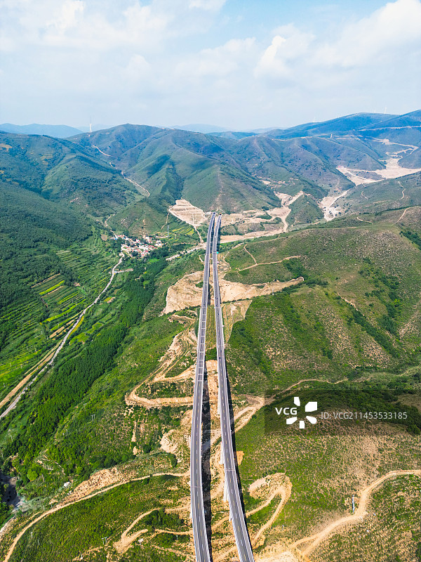 通往远方的高速公路图片素材