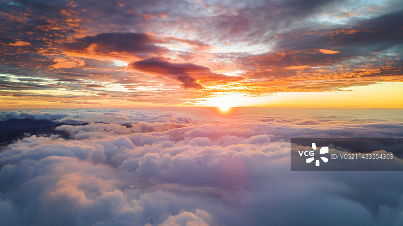 云海上的日出图片素材