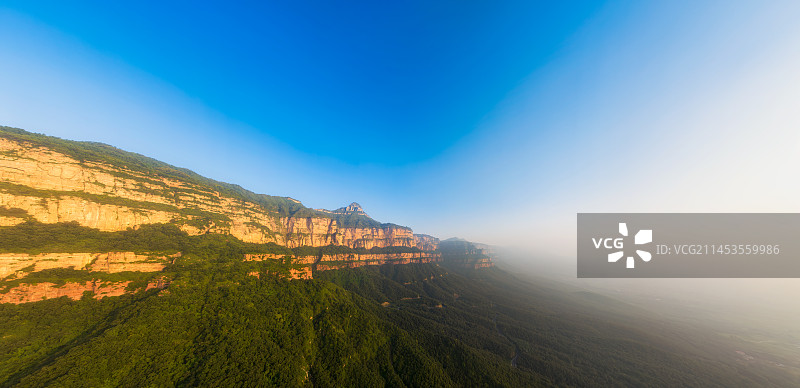 河南省安阳市林州市太行山脉夏季日出航拍图片素材