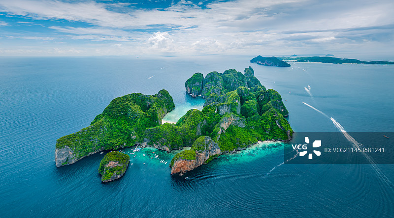 泰国甲米小皮皮岛玛雅湾安达曼海全景航拍岛屿自然风光图片素材