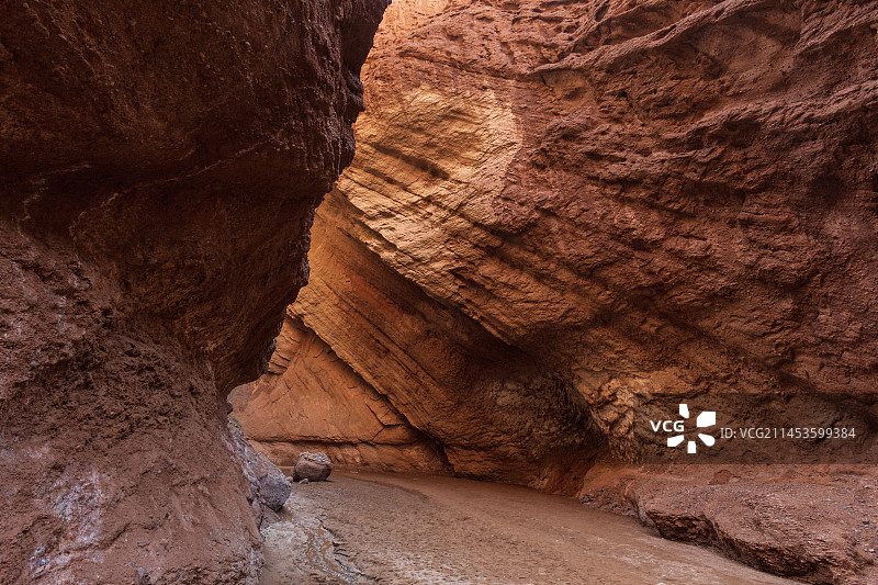 库车大峡谷丹霞地貌蔚为壮观图片素材
