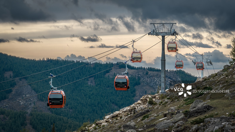 新疆富蕴可可托海滑雪场缆车图片素材