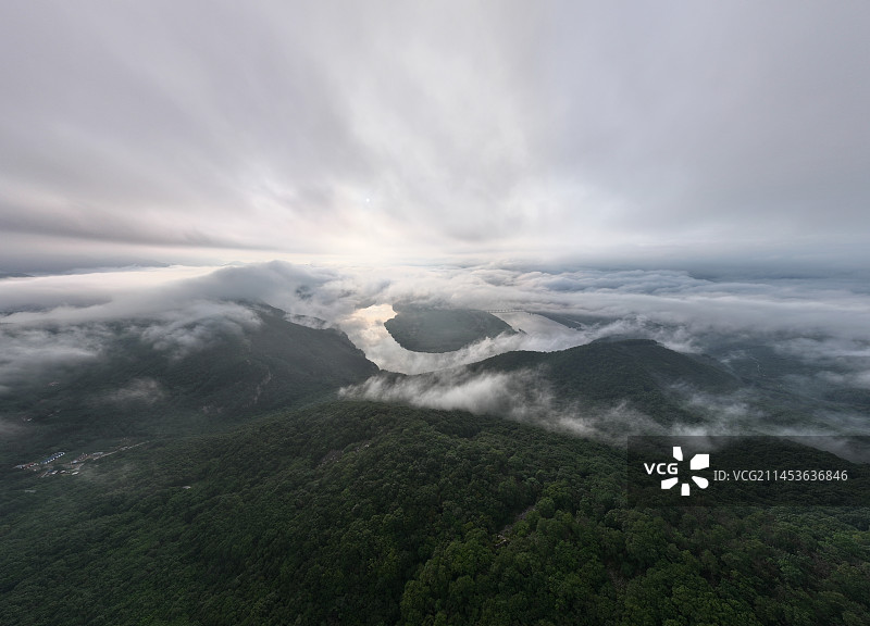 丹东宽甸大牛沟云海日出图片素材