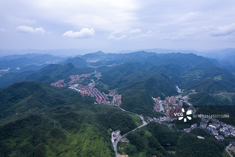 贵州省遵义市习水县仙源镇避暑山庄航拍全景图片素材