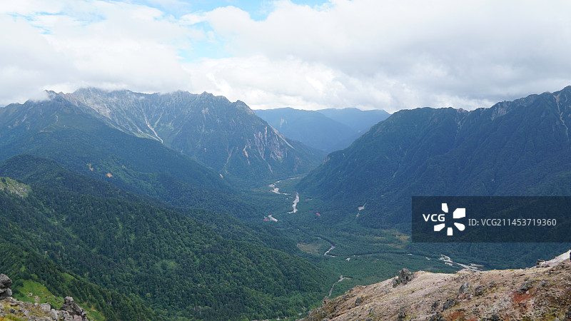 日本长野上高地烧岳登山图片素材