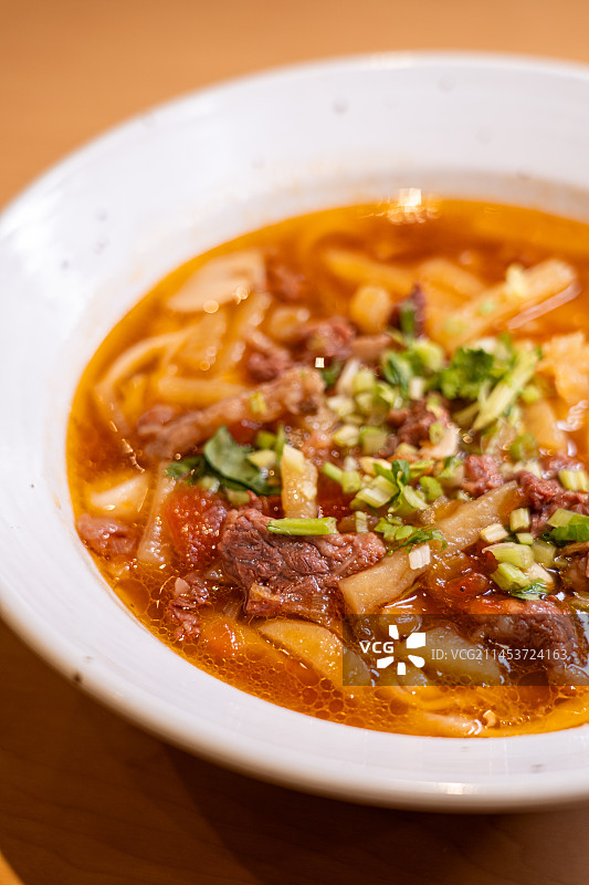 美味特色西北菜 番茄土豆牛肉面图片素材