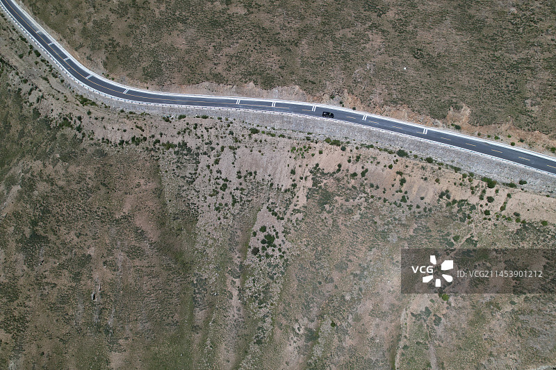 航拍山南市贡嘎县东拉乡羊卓雍措景区图片素材