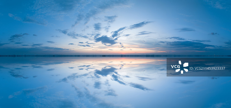 水面日落图片素材