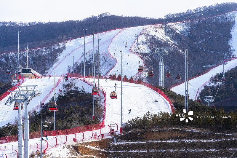 航拍冬季河北张家口崇礼滑雪场图片素材