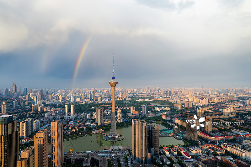 天津水上电视塔日落晚霞城市建筑夜景风光航拍图片素材