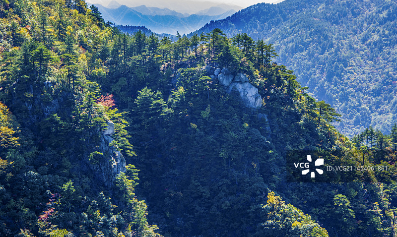 登黄茅尖远眺好风光图片素材