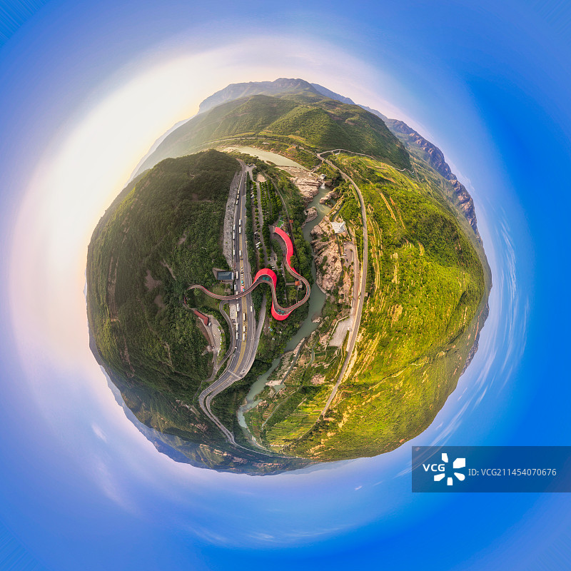 河南省安阳市林州市国家5A级景区（红旗渠青年洞）大门星球小行星360度高空航拍图片素材