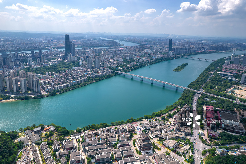 航拍广西柳州城市风光全景图片素材