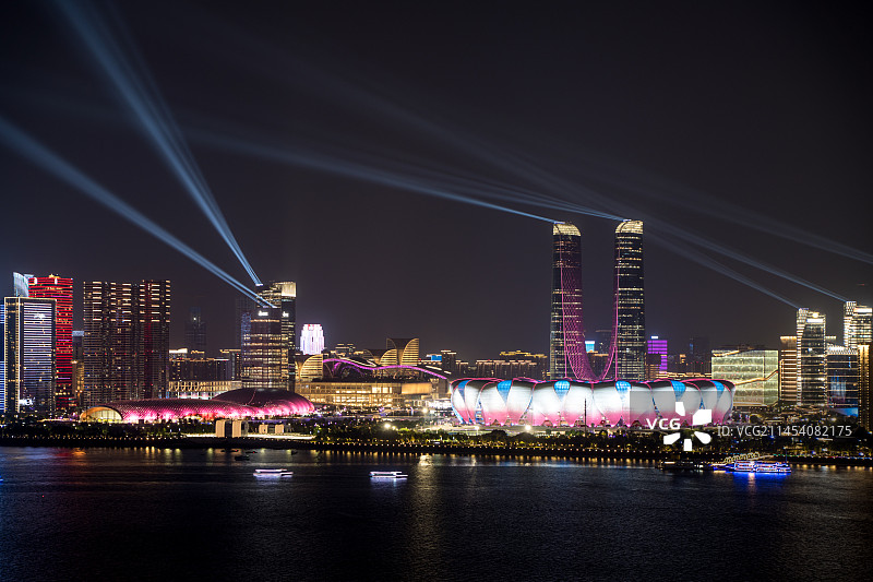 杭州奥体中心夜景灯光秀图片素材