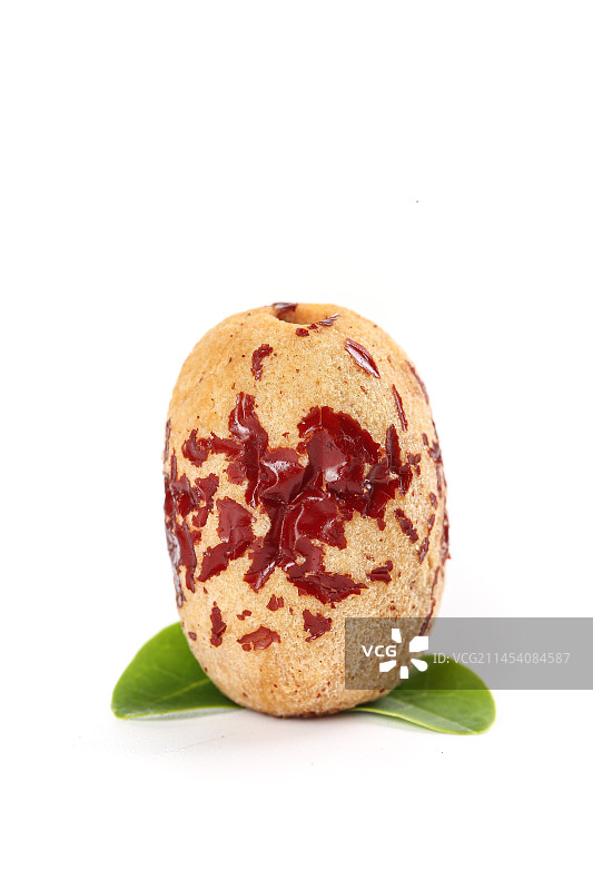 白底上的去皮无核枣图片素材