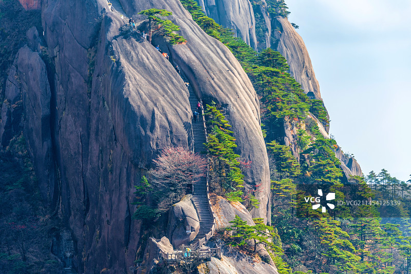 中国安徽黄山百步云梯风光图片素材