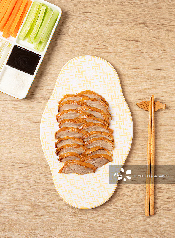 盘子上的北京烤鸭图片素材